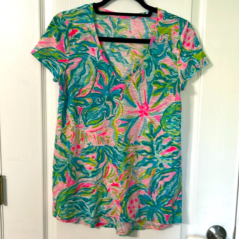 Lilly Pulitzer Etta V-neck top. Size XS